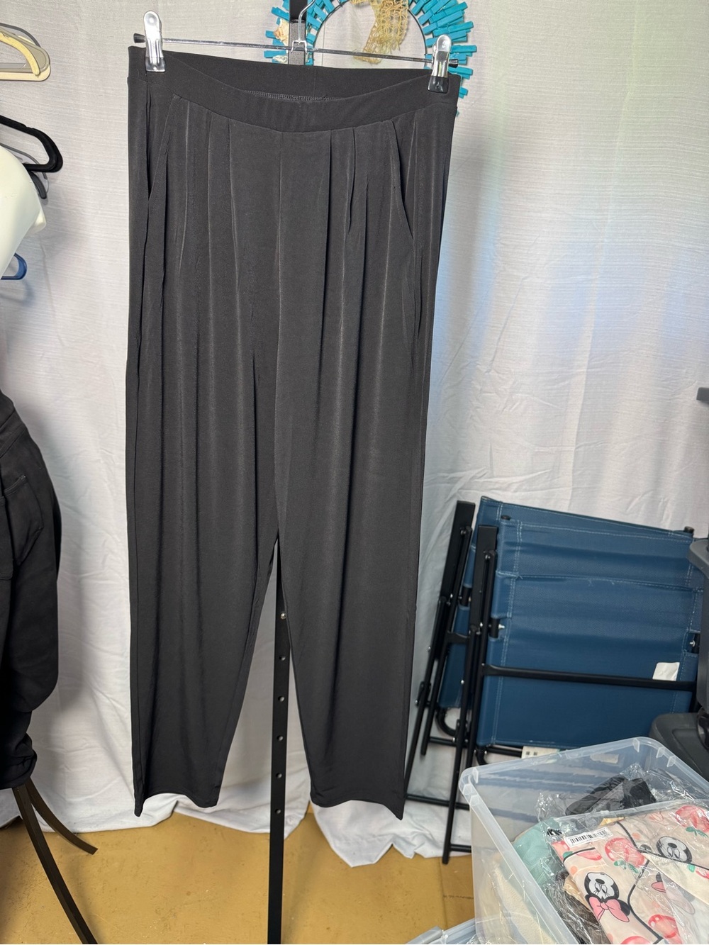 NWOT Zenana pleated pants with pockets